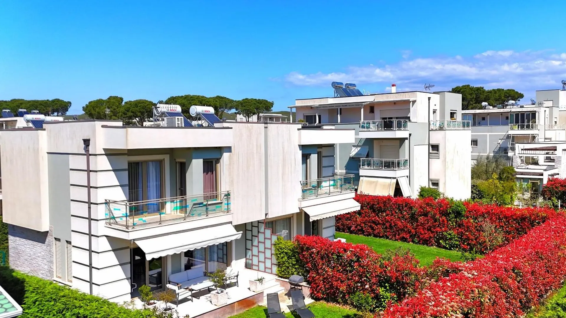 Modern Villas At Perla Resort دراس 0*,